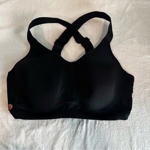 Livi Active Black Sports Bra crossback strap with underwire for maximum support